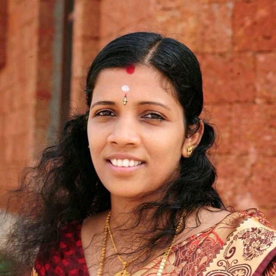 patidarsom's tweet photo. Heartbreaking And Tragic! Last words of Kerala’s Hero Nurse Lini Puthussery to her Husband. Lini, 31 year old mother of two little boys, died due to #Nipah virus infection while taking care of #NipahVirus patients in #Kozhikode. #Lini #LiniPuthussery #nurses #Kerala #nipahnurse https://t.co/6D9Mlqt9kE