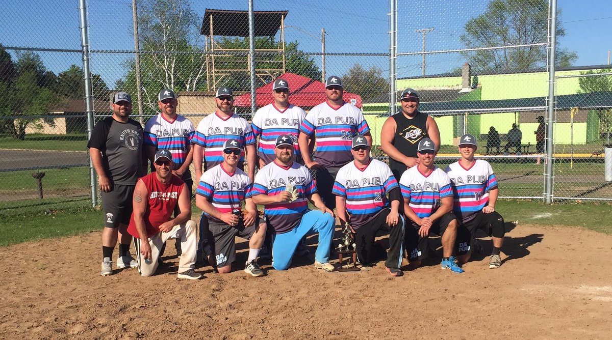scotty_swans17's tweet photo. Back 2 back Niagara champs! #dapub https://t.co/5oeILkRbGG