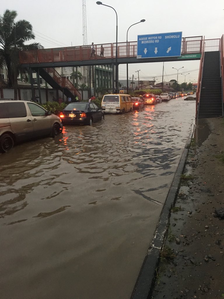TrackaNG's tweet photo. Dear @AkinwunmiAmbode this is Herbert Macaulay way, Yaba. Kindly instruct the appropriate agency to do the needful. https://t.co/bQEdmukrDd