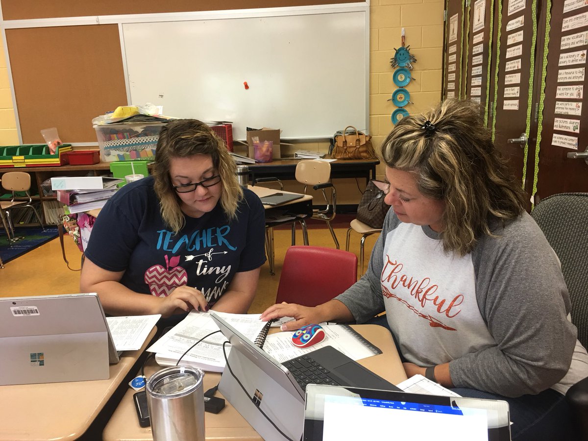 EufaulaPrimary's tweet photo. Working hard updating 2nd grade curriculum for 2018-19 today. Thankful for the teachers and their dedication to make next year even better! #theEPSway #AllInThisTogether #LoveTheseLadies  #SuperInSecond #LookingForwardToOurNewSecondGraders
📚❤️📝❤️📚 https://t.co/XbhWUBuIdA