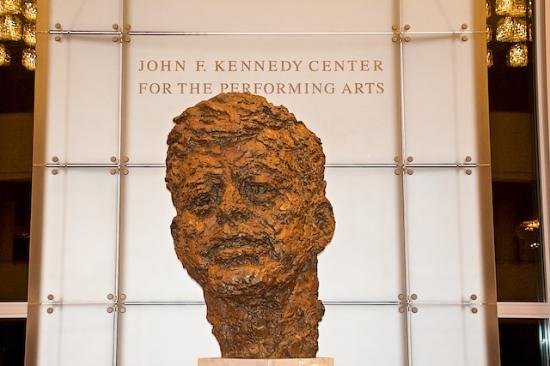 jdcava's tweet photo. I think people are underestimating how hard it is to accurately sculpt someone's face. https://t.co/w4h1WNeSHa