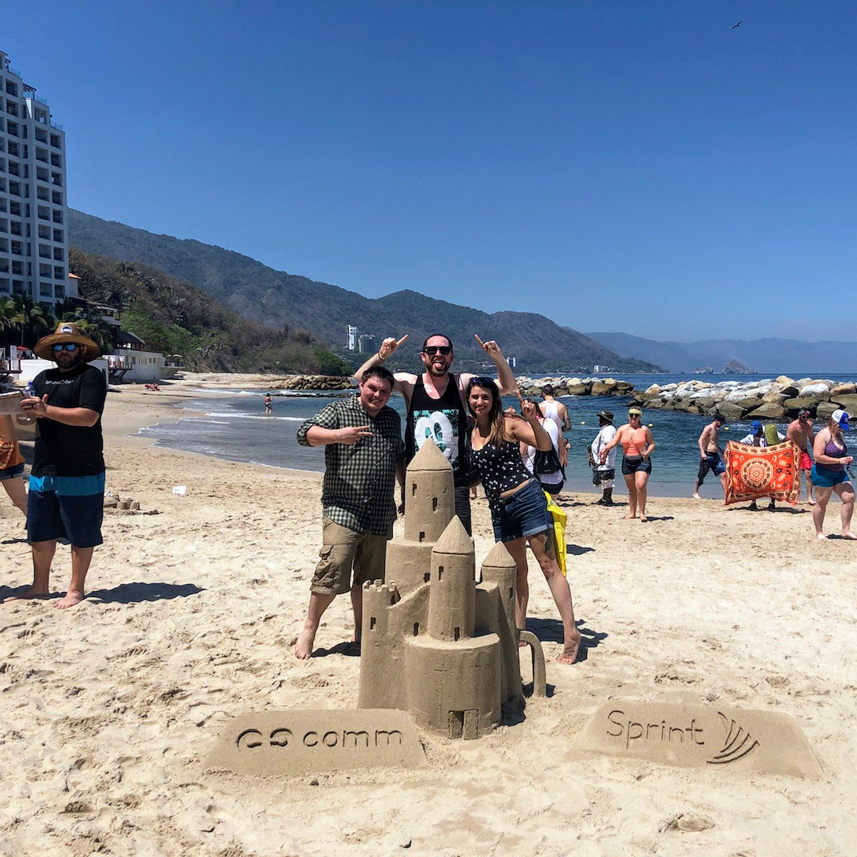 DaneFromSprint's tweet image. Sand castle team building exercise in Mexico because we work for the best company in the nation!!! #ccComm #Sprint #PartnerUp #WorkHardPlayHarder @RobertCulp. @ArthurHThomas @Sprint_Ricky @kalebmeeks @ahlia_sivertson @JamesLeeWC