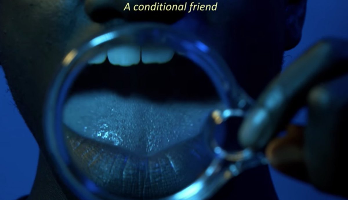 RISE_FR's tweet photo. Video : @MosesSumney sort son nouveau clip étonnant pour "Make Out In My Car" - https://t.co/zQxgOjcGX7 https://t.co/PlVbAgQxyT