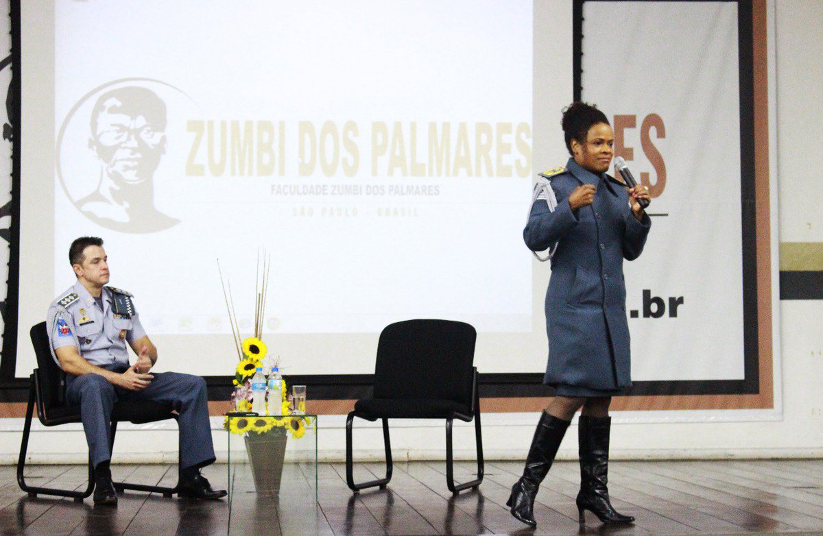 Coronel Helena a 1ª mulher negra no comando, Visita nossa Faculdade

zumbidospalmares.edu.br/coronel-helena…