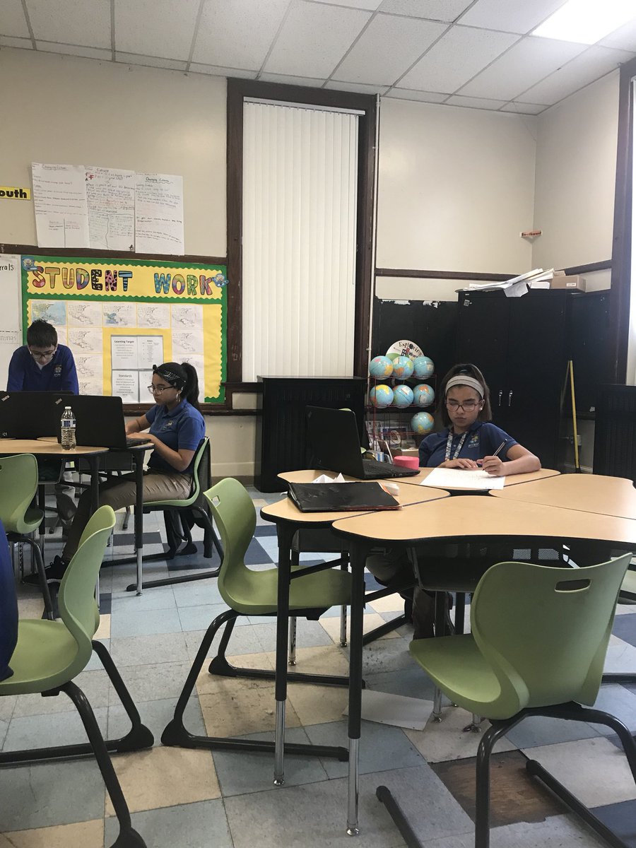 _mshanson's tweet photo. Getting ready for 8th grade by starting to learn about the United States! #bstemhartford @BSTEMhartford @MrRichT1P https://t.co/BiQYvO6eDt
