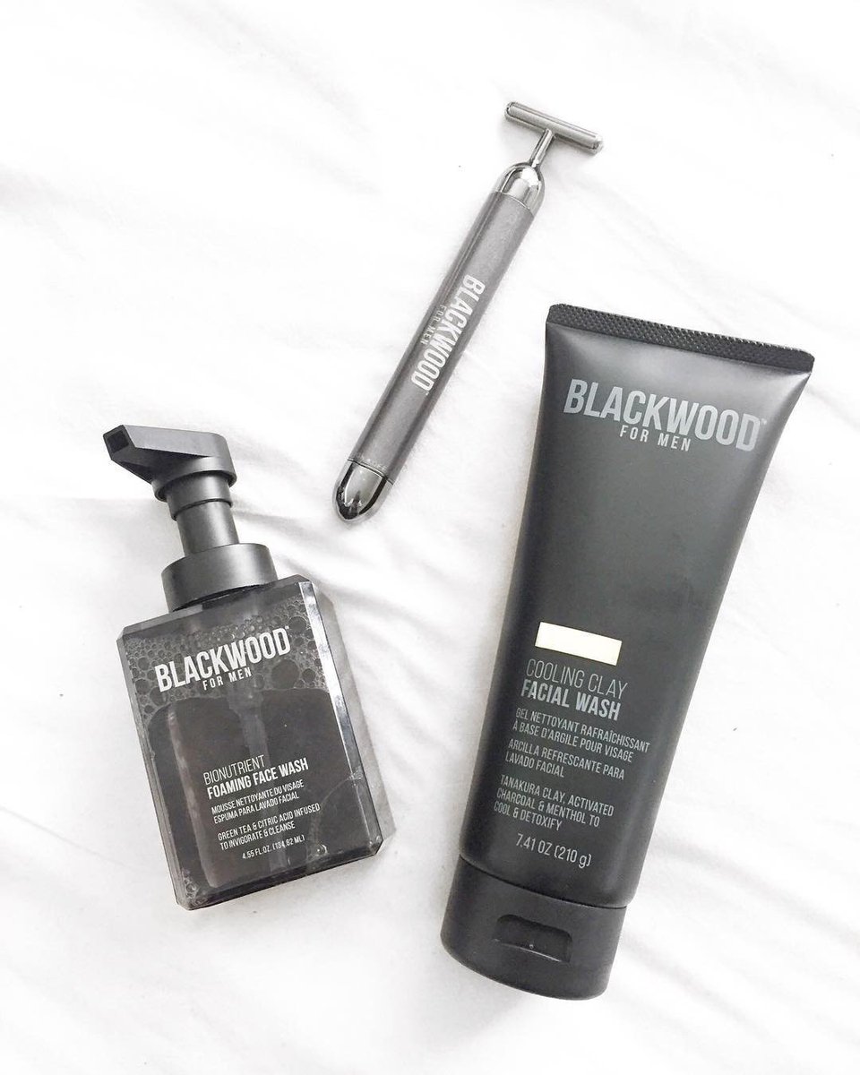Blackwoodformen's tweet photo. "@ishcontent says his #blackwoodformen faves are like a ""mini spa treatment."" He's right. One with maximum #botanicalpower 💪🏼 Thanks bro!"
📷: @ishcontent https://t.co/xOiXLfgxWz