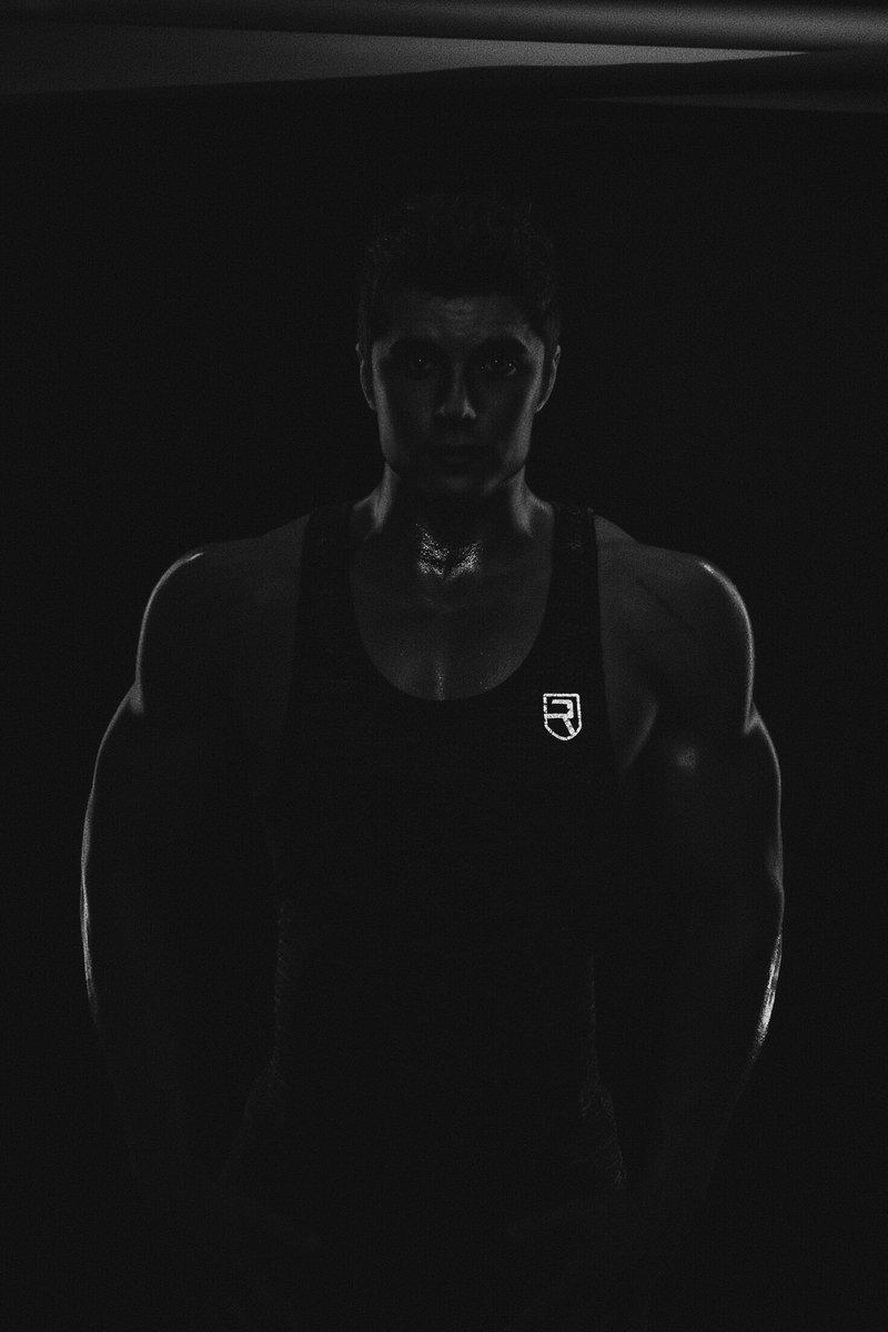 xHoHoYT's tweet photo. Fuck it if battlefield V sucks ass I’ll just join US army and be a real soldier https://t.co/bNFcjHlaoO