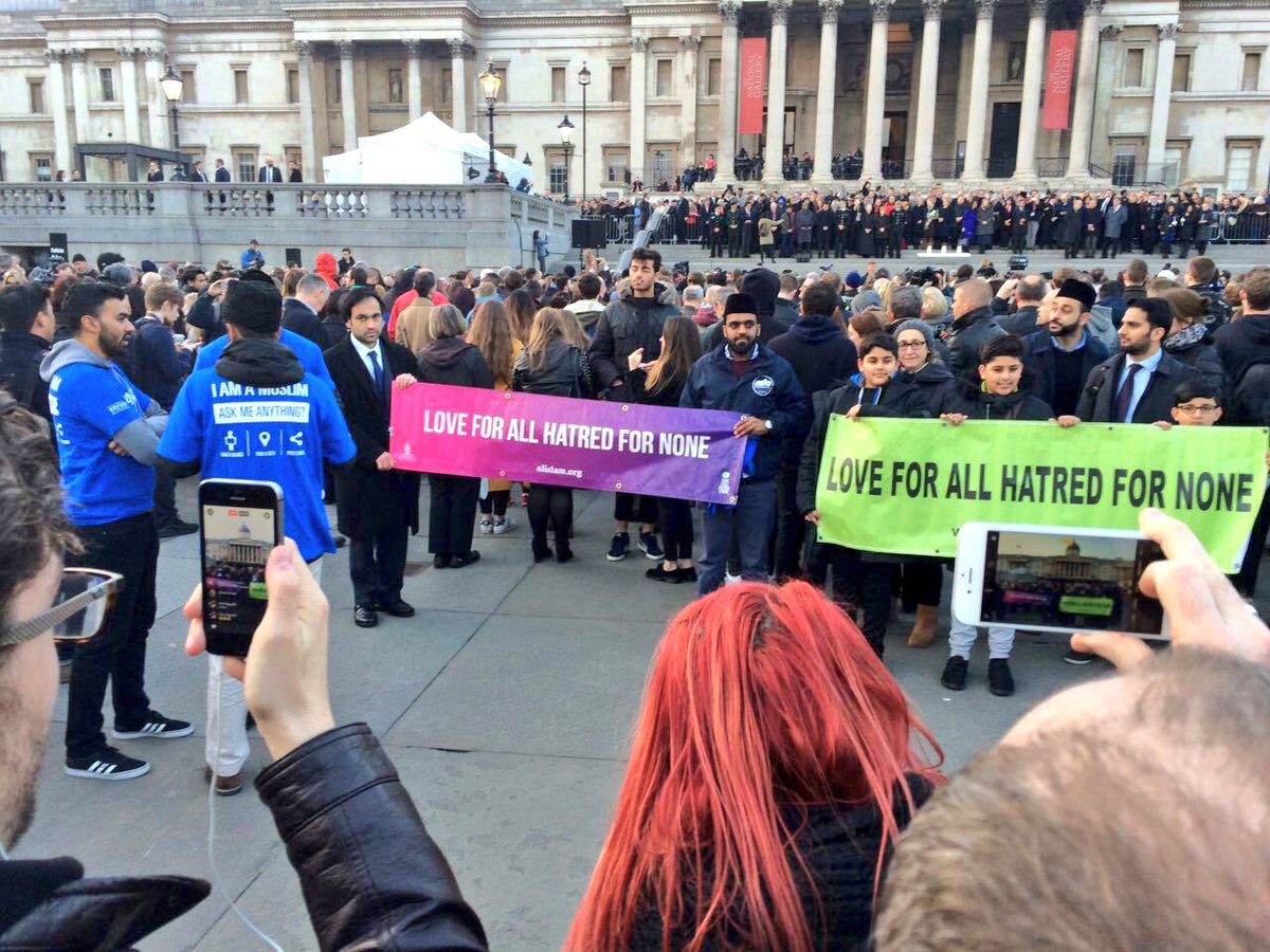 AMYA_Humanity's tweet photo. “As Muslims, we are devastated and grief-stricken by this attack &amp; condemn it in the strongest possible terms.” #CaliphOfIslam, His Holiness Mirza Masroor Ahmad

Today, we pray for those afflicted &amp; denounce these heinous crimes of the misguided

🐝

#IslamMeansPeace #mcrtogether https://t.co/vuMYFIEMkG