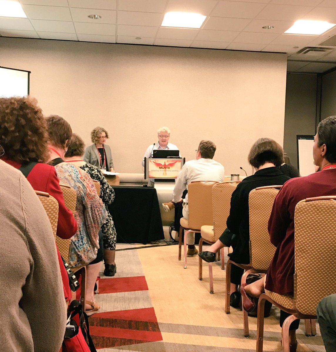 jgolds2's tweet image. #mlanet18 when @NLMdirector walks into your content session! don&apos;t get nervous @mandosally! 😉#ID3