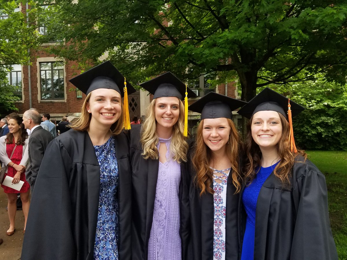 GCC_VB's tweet photo. #GCCVB 2018 Seniors on graduation day: Jamie Robatisin @jamierthanyou Makayli Terwilliger @makayli_brook Brian Schonewald Beka Russell @bekamarie11 Sarah Payne @spayne1219 
Thank you for everything you are. ❤ you. https://t.co/iAGLKx7y1k