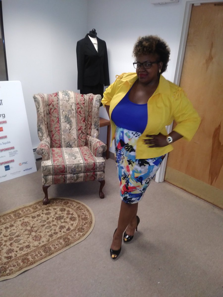 coymagazine's tweet photo. Dress for Success LinkedIn Workshop/Photo Shoot @dfscnj https://t.co/gIGQP7sFAH