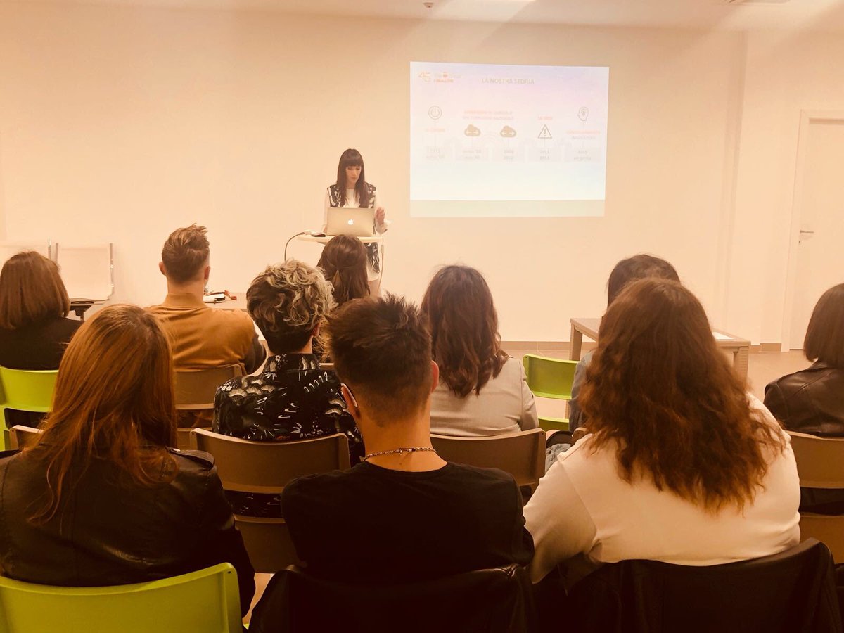 IlariaCaporali's tweet photo. @Liomatic per l’Alternanza Scuola Lavoro, nell’ambito del progetto #TJBOT promosso da @CONFINDUSTRIA Umbria e @FondazioneIBM Watson
#progetti #giovani #futuro #liomatic #welovebreak https://t.co/kJwFF1z6tT