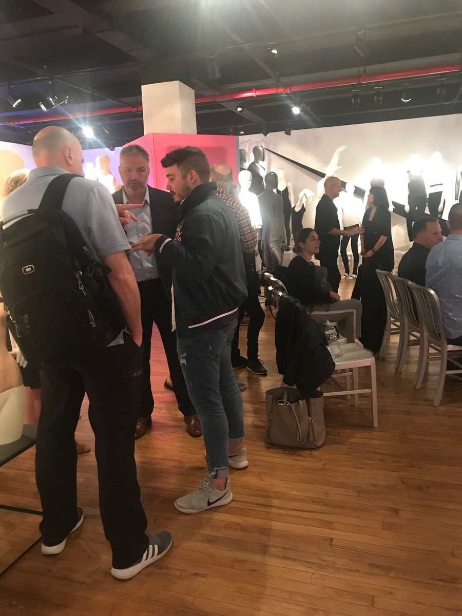 UDisplay's tweet photo. Great crowd for the Q&A big thanks to Roe Palermo DVP Merchandise Presentation and Store Visual @lordandtaylor @designretailmag #mannequin #mannequins #display #visualmerchandising #fashion #creative #newyork #retail #design #windowdisplay #conferencecrawl #nyretailmarketweek https://t.co/2fz4OJ0B7x