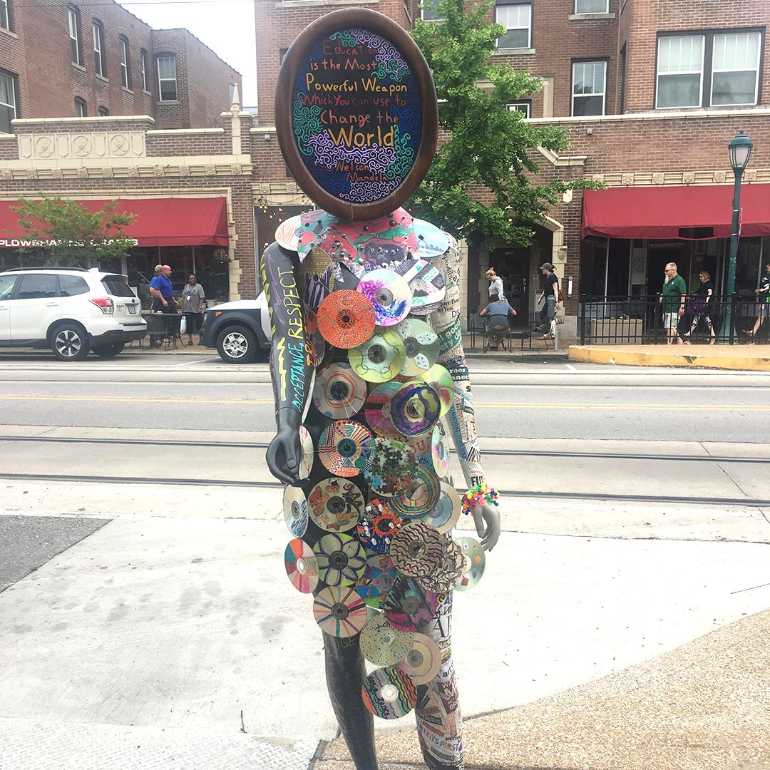 MoonriseHotel's tweet photo. Come check out this year's #MannequinsOnTheLoop! It's a public art competition that's all about recycling and raising awareness of the need to go green, and just one more reason to take a trip to the #DelmarLoop - we love it! Details here: https://t.co/BnYamElTm9 https://t.co/CPvux6em3T