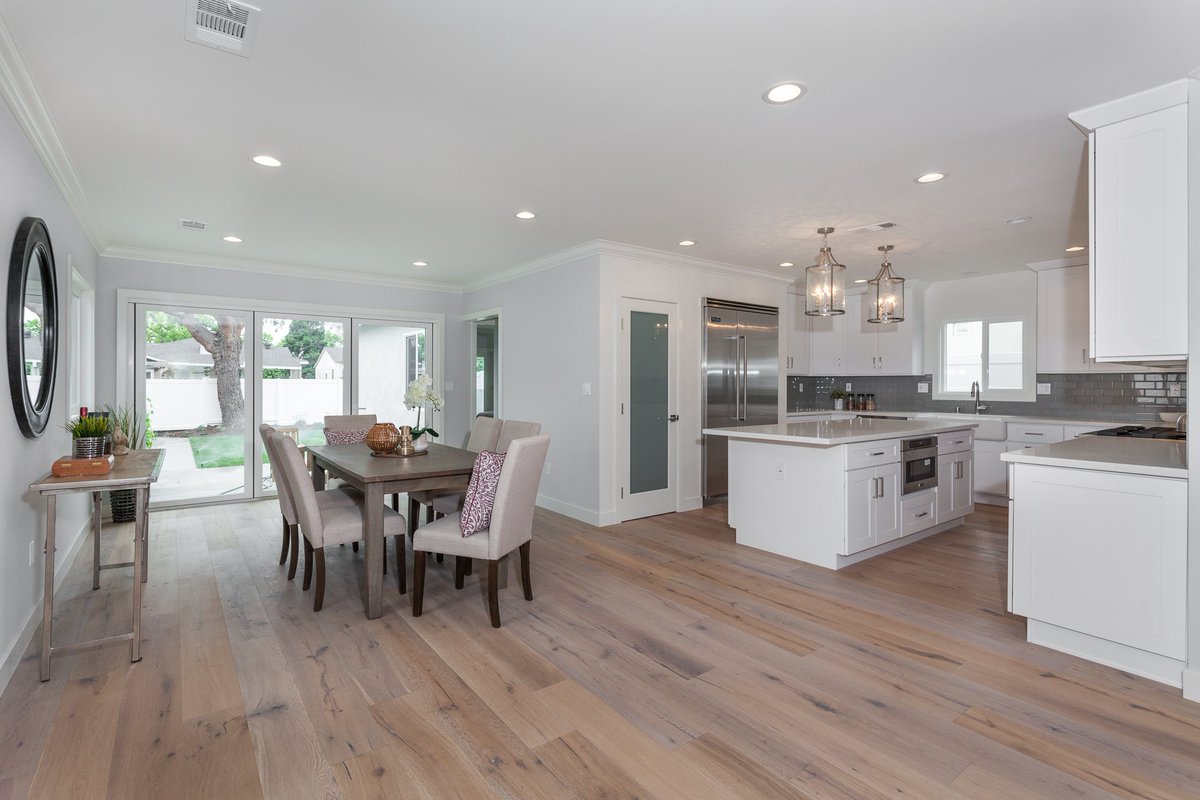Bfogger's tweet photo. 1029 N. Ontario St. #Burbank @MagParkBurbank @TheFoggs New Listing Stunning Remodel 3+3 With Guest House Quality Everything #RealEstate #Fogglisting DRE#1149065 https://t.co/ez471riAU7