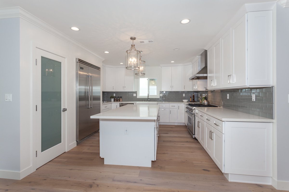 Bfogger's tweet photo. 1029 N. Ontario St. #Burbank @MagParkBurbank @TheFoggs New Listing Stunning Remodel 3+3 With Guest House Quality Everything #RealEstate #Fogglisting DRE#1149065 https://t.co/ez471riAU7