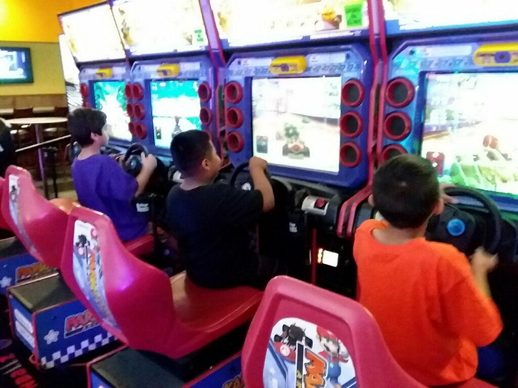 GTlanguagearts's tweet photo. Top AR students having a blast at Pinballz! @sbmeyer2 @GTGrizzlyBears @gtprincipal186 @3rdGradeGrrrr @GT4thGrade https://t.co/fyf4MsCojH