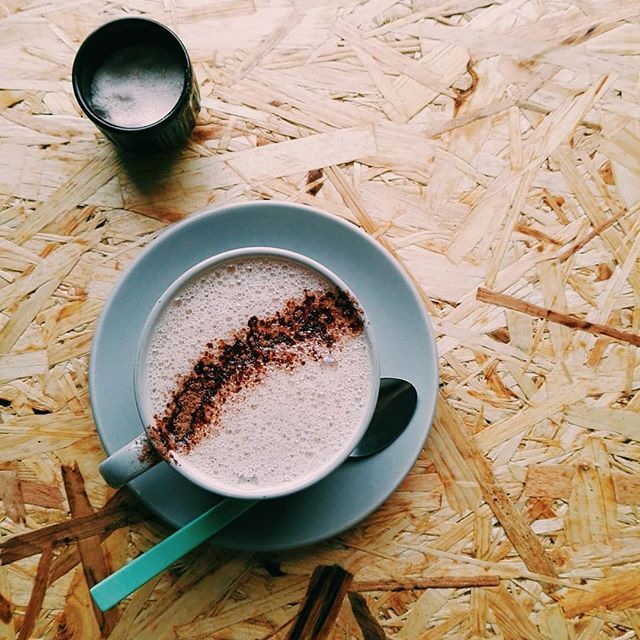 TheLadyLifeBlog's tweet photo. Possibly my new favourite place to go for good coffee and food👌 ❤
Cow Bog at the top of Waterloo St. (opposite Electric Annie's) has my favourite "sausage" rolls. I think it's the first plant-based/vegan eatery I've been to here in Derry/Londonderry!… https://t.co/7u7kgz1eWV https://t.co/m20mZr119O