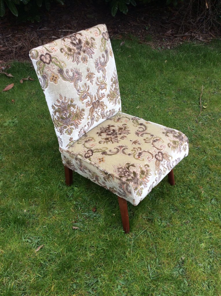 colourfulpast's tweet photo. #UpcycledHour this was heading for the skips (why oh why) before I rescued it. One of my favourite vintage fabrics...'Marrakesh' by Jonelle #Every2ndCounts https://t.co/Ar8mKRnvts
