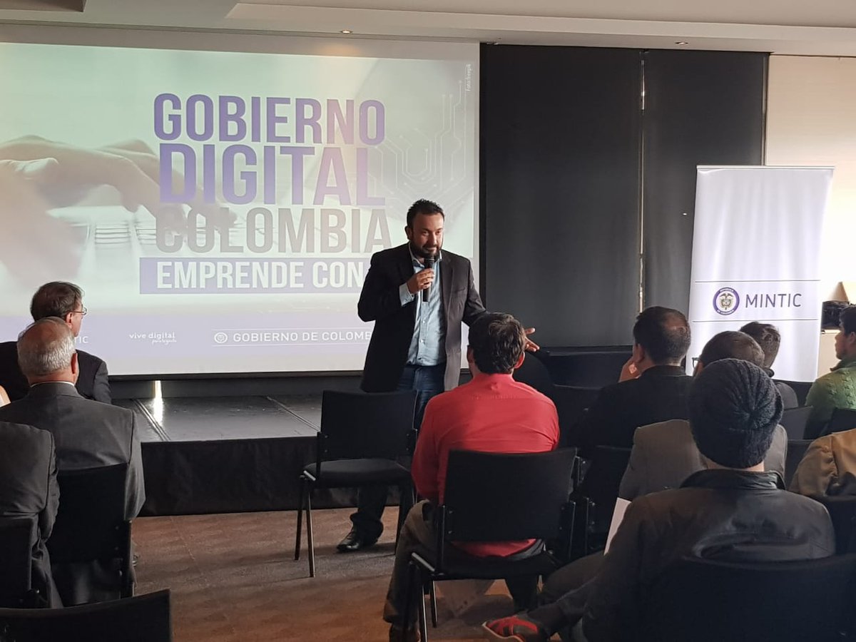 Ministerio_TIC's tweet photo. Charlas inspiradoras y casos de éxito hicieron parte del cierre de #EmprendeConDatos, donde exaltamos los desarrollos que se destacaron por su impacto social y perseverancia a lo largo de estos dos años de proyecto. 👏👏👏 https://t.co/9WDjF23nP9
