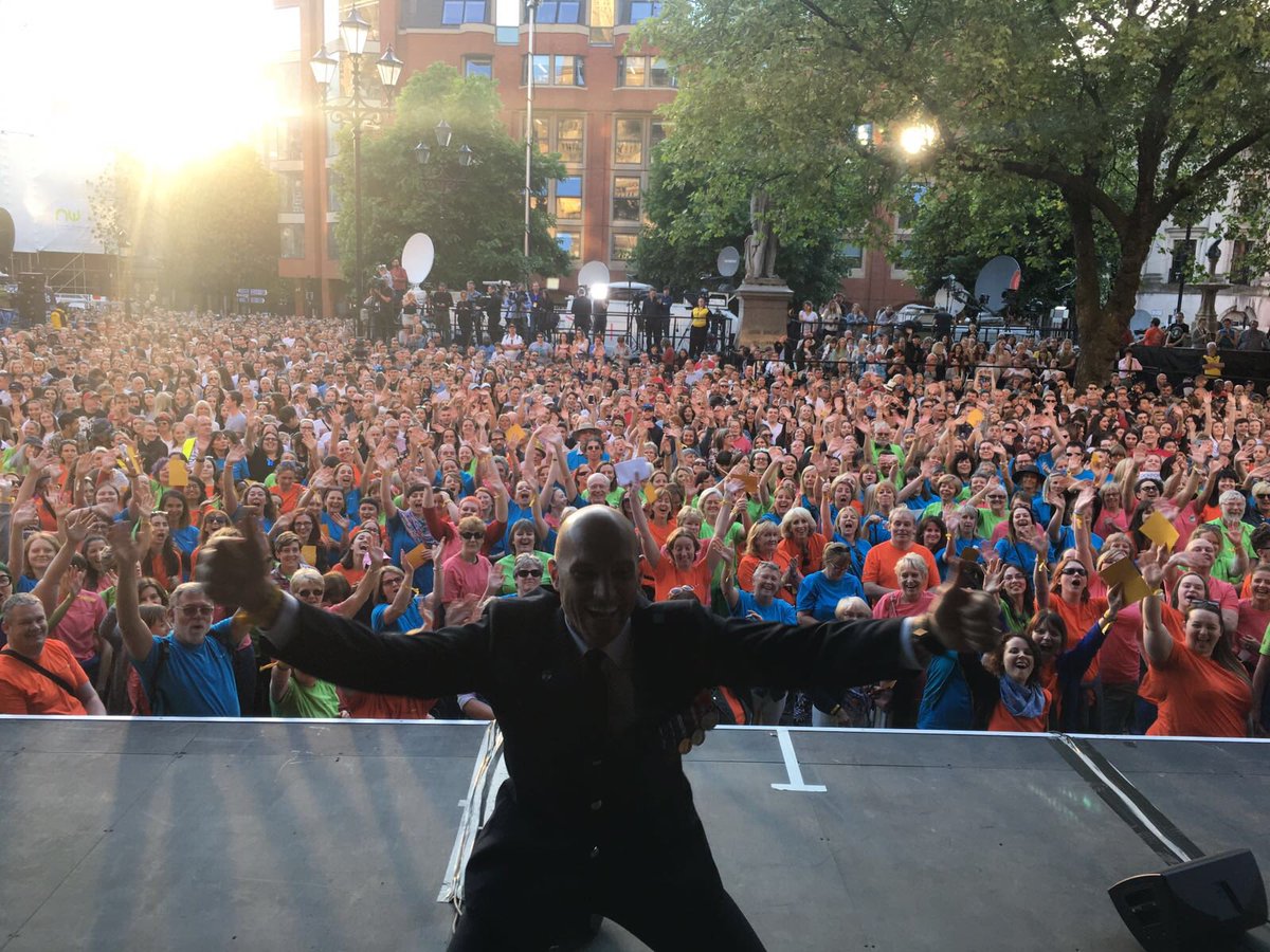 Fire_Choir's tweet photo. Wow - what an experience! Thank you so much #manchester you were and are amazing! #ManchesterTogether #Manchesterbee #WithOneVoice https://t.co/c31V6bB5Kh