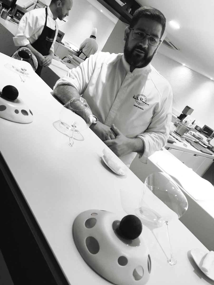 kikomoyachef's tweet photo. Gran experiència vívida sumergiendote en su #arcadia , mil gracias @danigarcia7 #contradicion muy bien acompañado. @fhuidobrorein @lescols_finapuigdevall #marbella #cheftrip #twomichelinstars https://t.co/nM2pC2bpHW