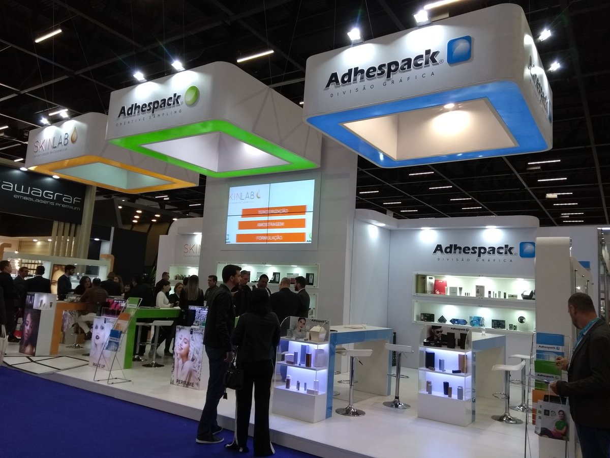 AdhespackGroup's tweet photo. Começou!
Olha como está bonito o estande do @AdhespackGroup na @FCECosmetique 2018.
Vem visitar a gente!
#sampling #amostragem #embalagem #gráfica #terceirização #perfume #cosméticos #selfsampling #digitalsampling https://t.co/xJFLOLOJxd