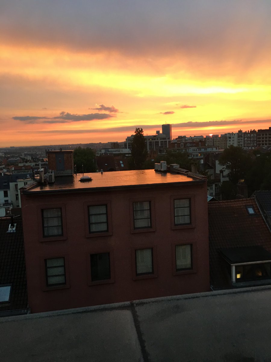 Benimarco's tweet image. Sunset in Brussels.