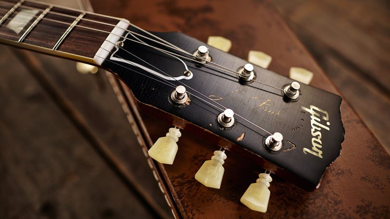 RollingStone's tweet photo. Guitars aren't dying. They're as popular as ever https://t.co/ncvxCDY6Le https://t.co/pjRfofCs8K
