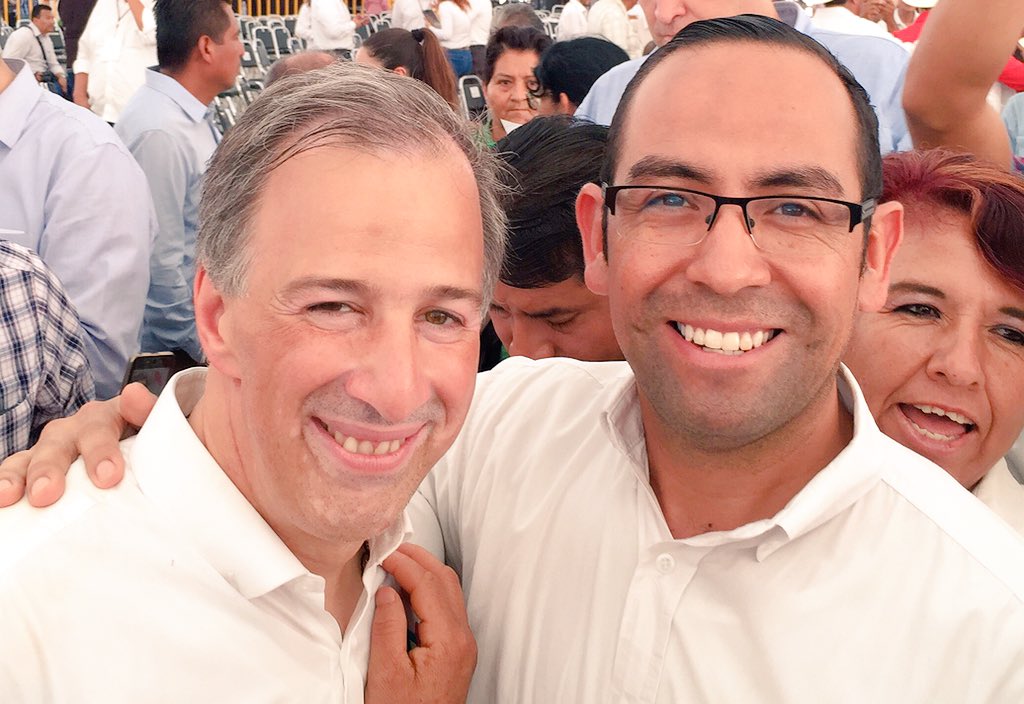 RicardoMCorral's tweet photo. Aquí con el #MeroMero @JoseAMeadeK porque es el más preparado y porque quiero un #MexicoChingon #MeadePresidente #DurangoConMeade https://t.co/AJULtP5uDE
