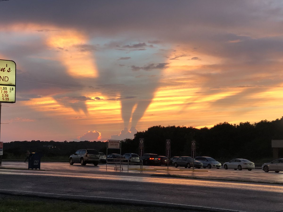HMPotter's tweet photo. @NashSevereWx from Percy Priest Lake area https://t.co/F6r6C3M795