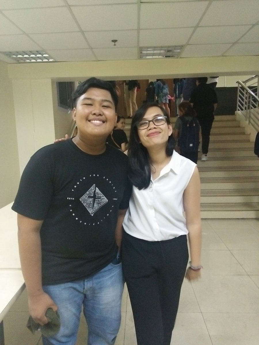 PostponeAction's tweet photo. This is my first time being in a recital and meet one of my lude in bass <3
Overall it was great and a heartfelting moment.
Thanks po ate @agnesreoma.
I now declare you... graduating this very instance WHAHAHA. 
Pero we claim it for you :D
Nagmamahal 
Jp
#Agneswillgraduate https://t.co/tgRgSkyGPN