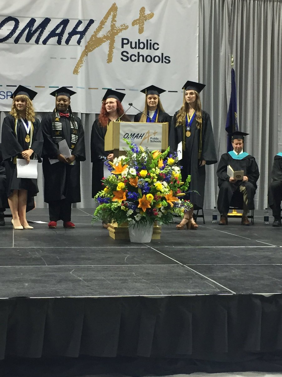 DW131's tweet photo. The Class Presentation! @OPS_Burke #burkegrad18 https://t.co/fpsoGoxUdN