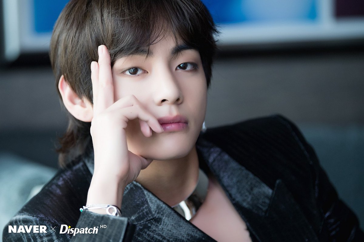 taehyungpic's tweet photo. [ NAVER DISPATCH ] #뷔 ➁

#FAKE_LOVE 
#태형 #taehyung @BTS_twt https://t.co/tpj8QGt5sq