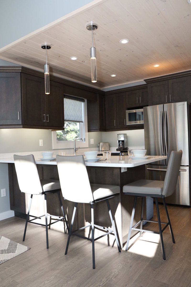 Collyerconstruc's tweet photo. Check out this fantastic cottage in the 'old campground' area of @RidingNP ... incredible use of space and great decor make it a perfect lake retreat. https://t.co/3eHcSnpx8O
