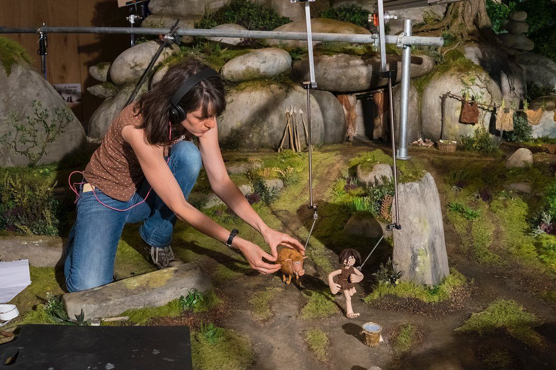 FUN FACT: There were 31 members of the EARLY MAN Art Department.

The Art dept. made approx. 60 trees – each one taking about one week to complete.

They used approx. 500 m2 of artificial grass for all the football pitch sets.

#EARLYMAN #ad