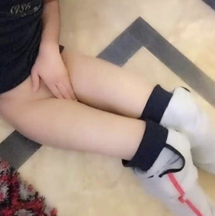 مبادل ابيض ناعم
عمري ١٧ 
ابي مبادل حلو ناعم

لا اشوف الموجب والمكرش والخال والكبير