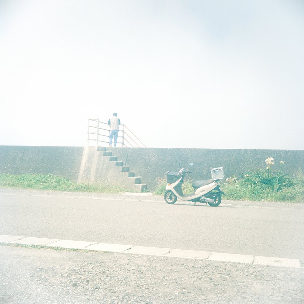 TsukaProject's tweet photo. Tsuka Artist Profile #12: Kazuma Obara will be showing new work "Bikini  Diaries" in exhibition/book form for Tsuka: An Exhibition of Contemporary Photography that opens @CCP_Australia. He will be in town for the opening &amp; curator/artist talk. @kazumaobara #tsukaexhibition https://t.co/u7p5SaS5Vm
