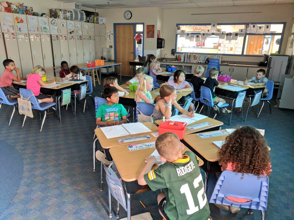 MsDavisFirsties's tweet photo. When your fabulous firsties ASK if they can take notes on the @AnnieAndMoby Brain Pop Jr. video and you realize just how ready for 2nd grade they are😢😍  #theywillbemissed #NPPride #SLPPantherProud https://t.co/wotnhuPRpq