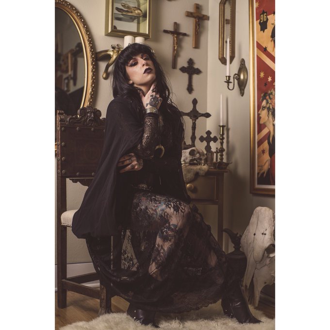 🦇 Happy World Gawth Day, posers. 🦇  - #worldgothday https://t.co/T59AzwPKvN<a href="/tag/worldgothday"class="tags">#worldgothday</a>