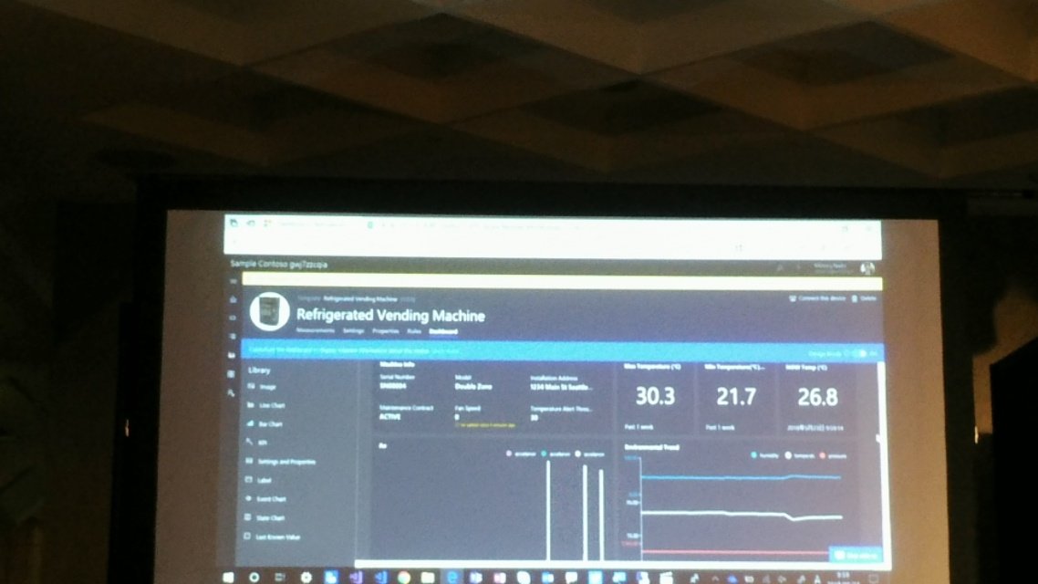 takabrz1's tweet photo. AzureのダッシュボードみたいにIOT Centralのページはカスタマイズできる。各種センサー値も描画可能。
#decode18 #DA02 https://t.co/TtWnsW0hJP