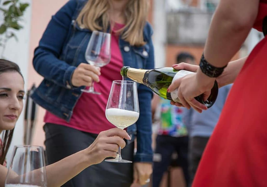 Jolanta_BonaVid's tweet photo. Sharing wine is sharing passion, time and joy! Every sip taken in a great company turns to be an unforgettable experience. 
Join us at Bonavid on tastings Catalunya's best wines in Barcelona and on wine tours.
#BonaVid #catalanwine #Barcelona #Spain #winetourism  #12dosin12months https://t.co/X0nT3MSuGB