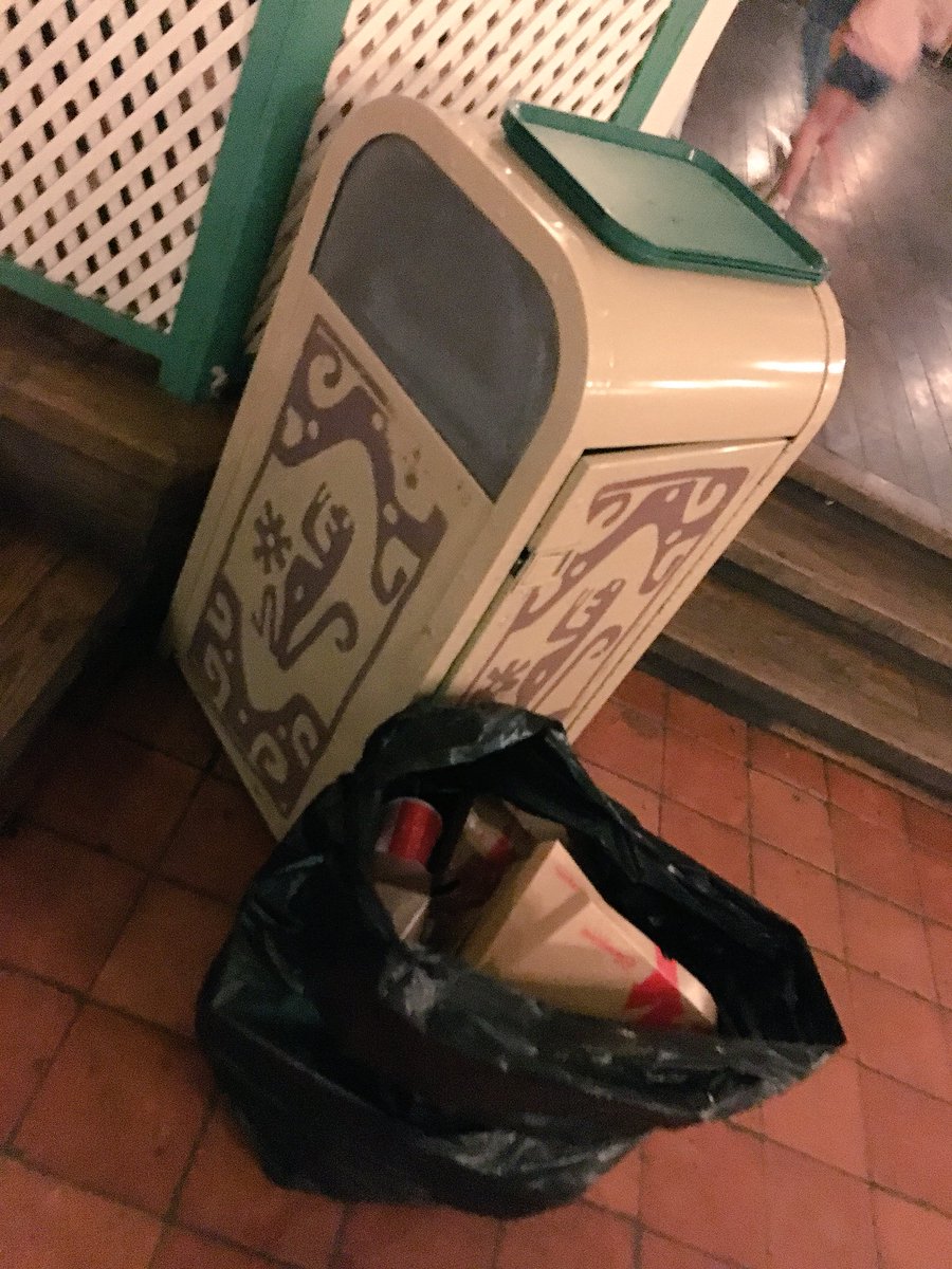 FiBelleFi's tweet image. They locked the garbage cans and left garbage bags out for the guests to use