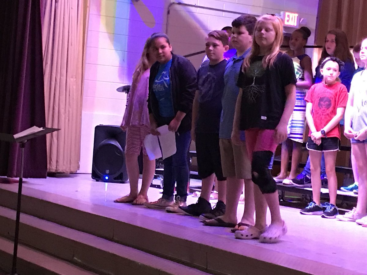 PineviewElemSC's tweet photo. Join us for our chorus program tonight at 6:30 in the cafeteria. Our students pay tribute to Pineview and wonder what the future holds at Riverbank. #heartwarming @LexingtonTwo https://t.co/sMW9YzqdT0