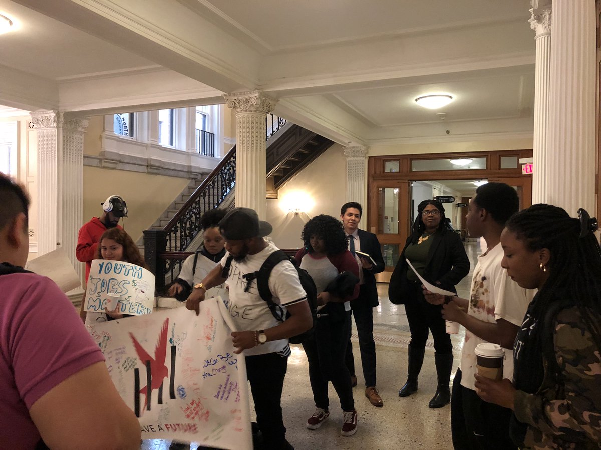 SenJasonLewis's tweet photo. I stood with @WEHAVEAFUTURE to advocate for increased funding, through my #SenBudget amendment #764, for youth jobs and opportunities. The young people of Mass., esp. those of color, need opportunities like #Youthworks as a foundation for future success #mapoli #workingfamilies https://t.co/k57mrNwyZr