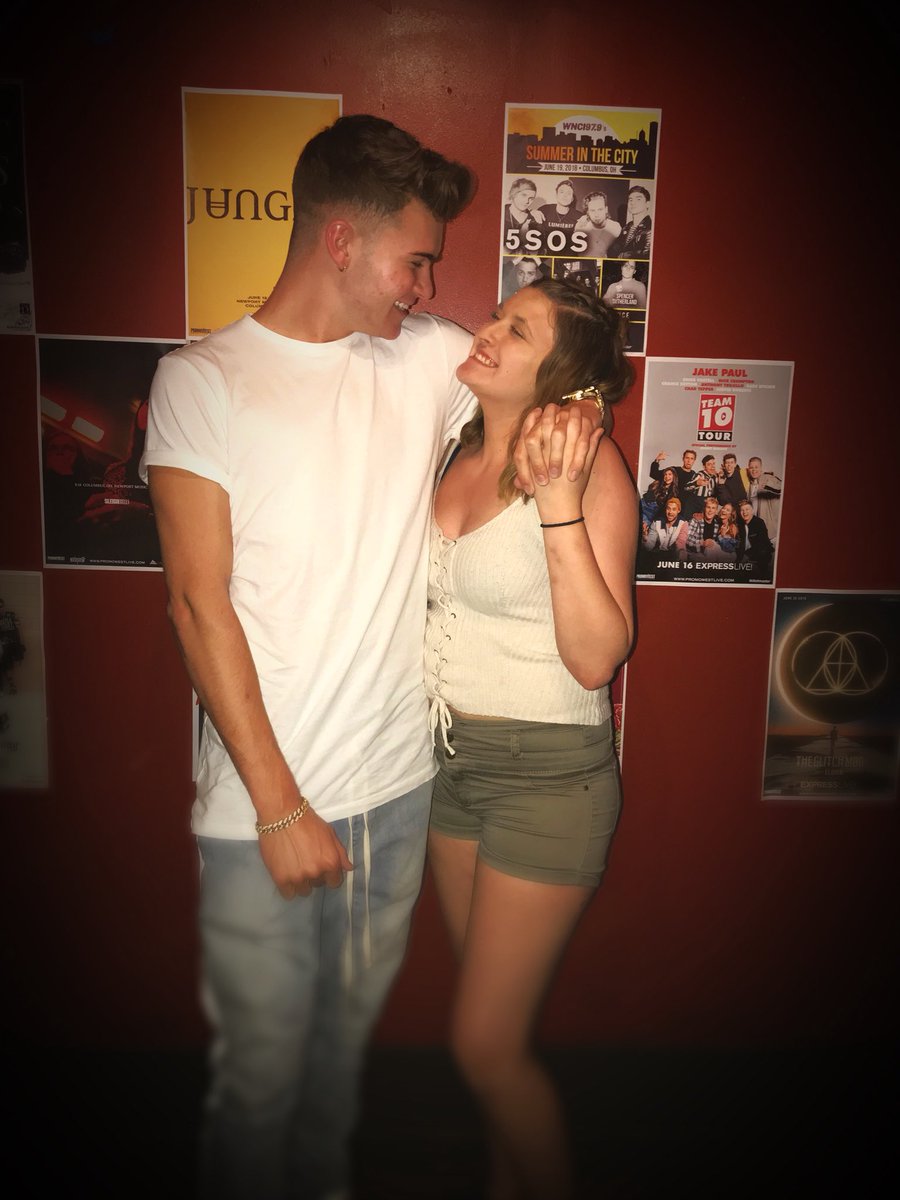 mtmseavey's tweet photo. Hi I’m mack and I turn 17 tomorrow!!! I’ve been supporting dev for a little over two years and he just makes my heart happy and I just love him with all of me 💙 #ComeVibeWithTheHayzers https://t.co/5DJIZyblKF