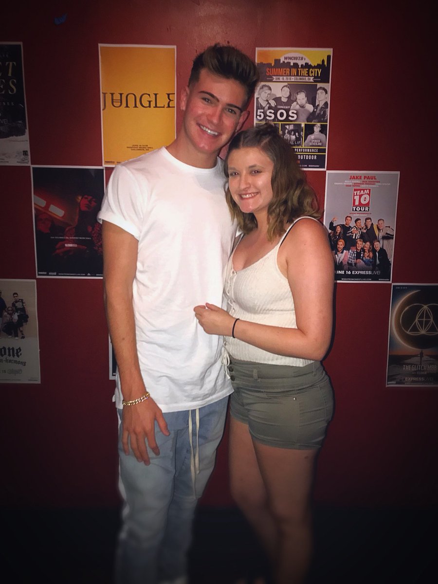 mtmseavey's tweet photo. Hi I’m mack and I turn 17 tomorrow!!! I’ve been supporting dev for a little over two years and he just makes my heart happy and I just love him with all of me 💙 #ComeVibeWithTheHayzers https://t.co/5DJIZyblKF