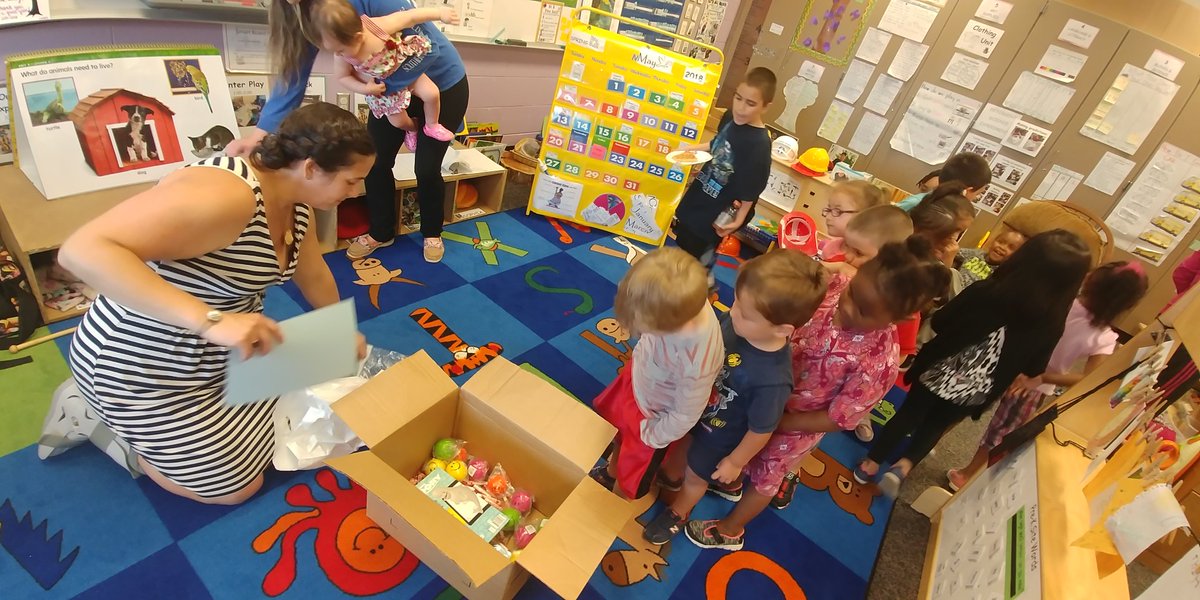 FCS_DPAC's tweet image. What a great turnout at our Pre-K Literacy Event with Mrs. Diaz&apos;s class. @FCSchoolsNC @LOMESLions @FCSHawthorne @kluv2teachEBES3