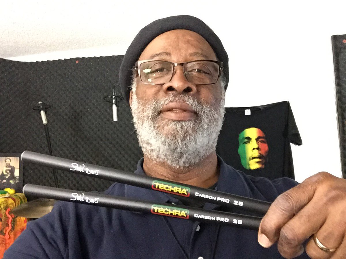 Santadavisdrums's tweet image. Family check out my Techra Carbon fiber signature Drumsticks.