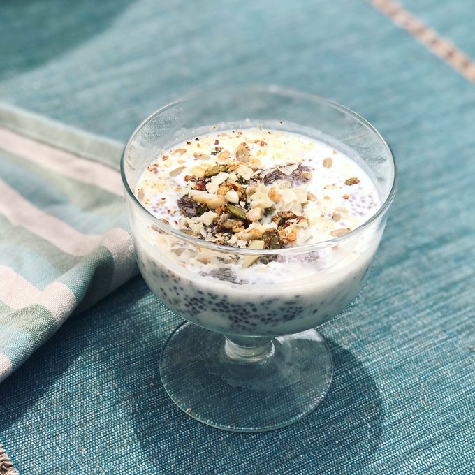 Keto Breakfast or snack: Overnight Kombucha Chia Parfait. There are more delicious recipes in my new<a href="/tag/happyholidays2018"class="tags"><span>#happyholidays2018</span></a>